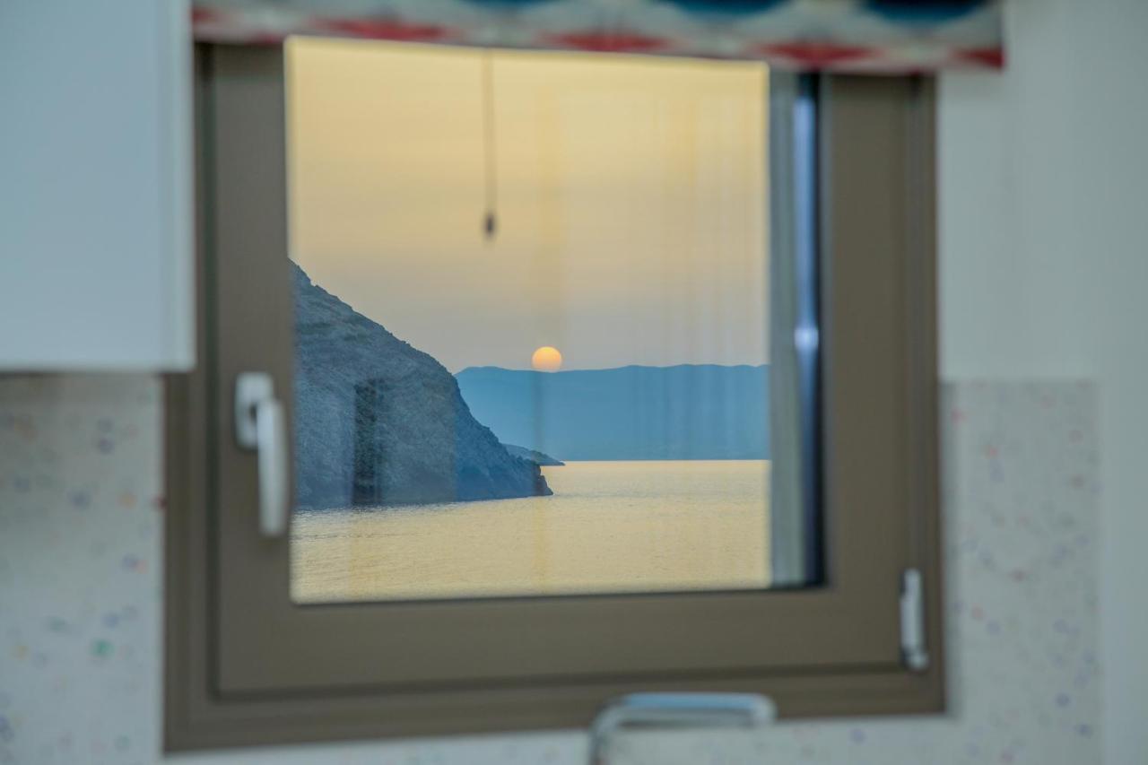 Almyra Seaside House モコロス エクステリア 写真